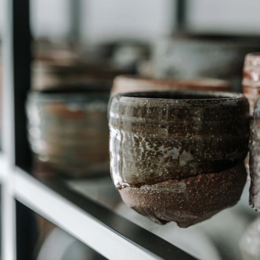 ”Megteremtem a körülményeket, hogy a hibák és véletlenek létrejöhessenek.”- interjú Szabó Ádám Csaba keramikussal